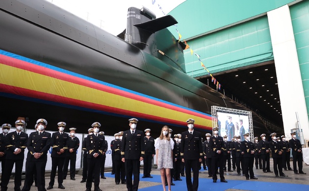 Su Alteza Real la Princesa de Asturias junto a la dotación de quilla del Submarino S-81 “Isaac Peral”