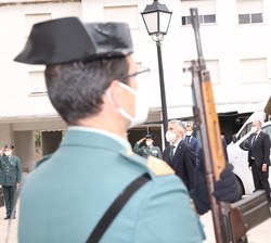 Su Majestad el Rey recibe Honores a cargo de un piquete de la Guardia Civil