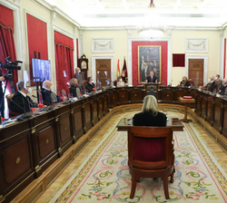 Vista general del salón de Plenos durante la intervención de Su Majestad el Rey
