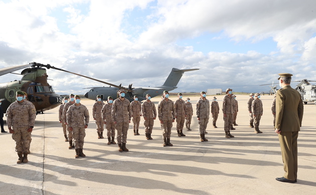Fuerza presente y aeronaves participantes en misiones en Afghanistan reciben el saludo y el reconocimiento de Su Majestad el Rey