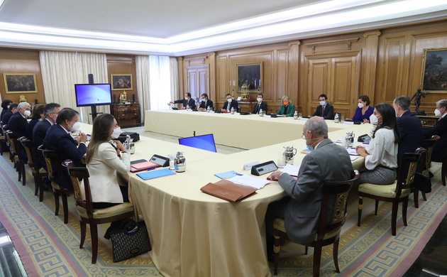 Detalle de la reunión de la Comisión delegada de la Fundación Princesa de Girona presidida por Sus Majestades los Reyes