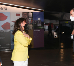 Su Majestad el Rey recibe el saludo de la Secretaria general Iberoamericana, Rebeca Grynspan