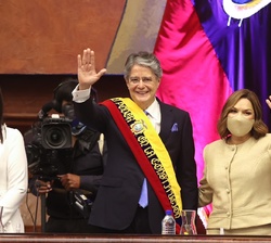 El presidente de la República del Ecuador, Guillermo Lasso, tras la imposición de la Banda Presidencial
