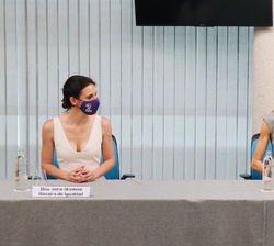 Doña Letizia junto a la ministra de Igualdad, Irene Montero, en la reunión de trabajo