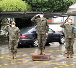 Su Majestad el Rey recibe Honores a cargo de un piquete militar