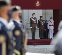 Su Majestad el Rey en la Tribuna Presidencial