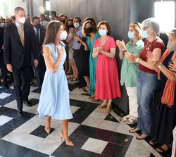 Sus Majestades los Reyes reciben el saludo de los trabajadores de la Junta de Andalucía