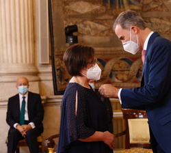 Su Majestad el Rey condecora con la Orden del Mérito Civil a Doña Noelia Aparicio Martínez, ganadera de La Milla del Río (Castilla y León)