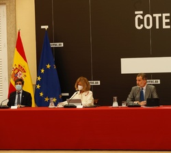 Don Felipe preside la reunión del Patronato de la Fundación Cotec