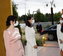 Sus Majestades los Reyes reciben el saludo de la Presidenta del Senado, Pilar Llop Cuenca, en presencia de la Presidenta de la Comunidad de Madrid, Is