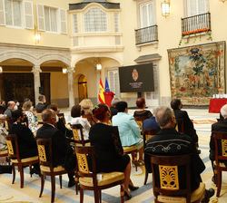 Don Felipe y Doña Letizia durante la intervención del ministro de Cultura y Deporte, José Manuel Rodríguez Uribes