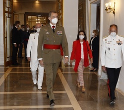 Don Felipe en el interior del Centro Superior de Estudios de la Defensa Nacional