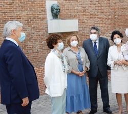 Su Majestad la Reina a su llegada a la Residencia de Estudiantes