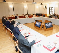 Reunión del Patronato de la Residencia de Estudiantes presidida por Su Majestad la Reina