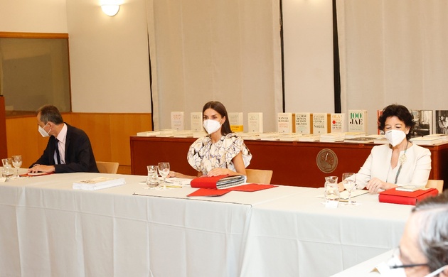 Doña Letizia durante el desarrollo de la reunión