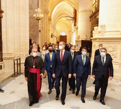 Don Felipe inicia la visita a la exposición “LUX” de la Fundación “Las edades del hombre”