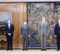 El Rey y el viceprimer ministro y ministro de Asuntos Exteriores de la República de Kazajstán y delegaciones