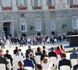 Vista general de la Plaza de la Armería durante el acto de homenaje de Estado a las víctimas de la pandemia y el reconocimiento al personal sanitario