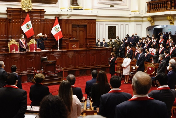 Momento del juramento del Presidente de la República del Perú