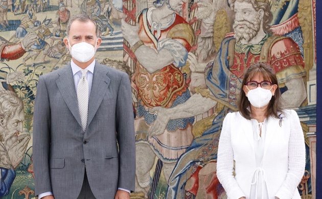 Su Majestad el Rey con la secretaria general Iberoamaericana, Rebeca Grynspan