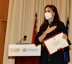 Doña Letizia agradece el galardón como Alumna UCM de honor