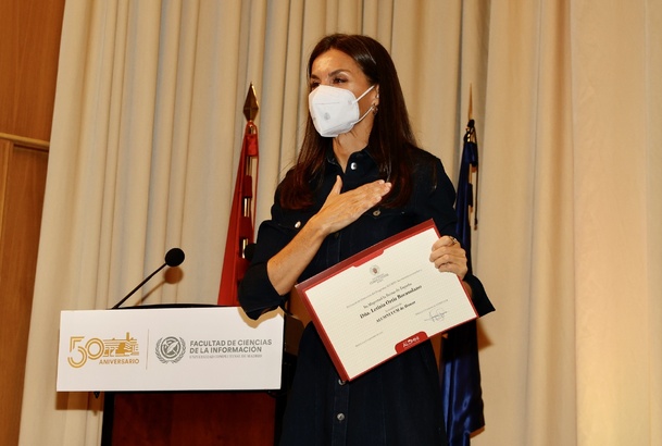 Doña Letizia agradece el galardón como Alumna UCM de honor