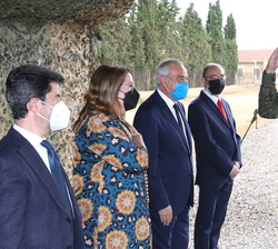 Don Felipe recibe el saludo del presidente del Gobierno de Aragón, Javier Lambán; del presidente de las Cortes de Aragón, José Javier Sada; de la dele