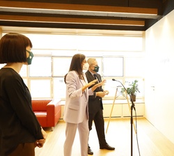 Doña Letizia durante el encuentro virtual con los participantes en la mesa redonda
