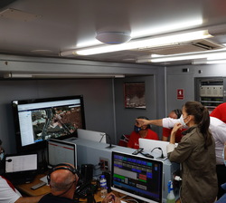 Don Felipe y Doña Letizia reciben información de la actual situación en el Puesto de Mando Avanzado
