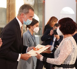 Su Majestad el Rey entrega el Premio Nacional de Literatura, en su modalidad Literatura Dramática 2018 a Doña Yolanda García Serrano