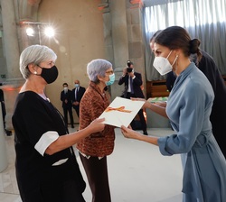 Su Majestad la Reina entrega el Premio Nacional a la Obra de un Traductor 2019 a Doña Dolors Udina