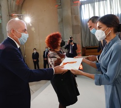 Su Majestad la Reina entrega el Premio Nacional de Periodismo Cultural 2019 a Don Anxo Quintela