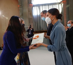 Su Majestad la Reina entrega el Premio Nacional de las Músicas Actuales 2019 a Doña María Rodríguez Garrido "Mala Rodríguez"