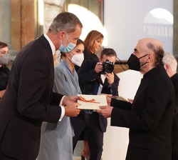 Su Majestad el Rey entrega el Premio Nacional de Música 2018, en su modalidad de Composición a Don Javier Darias