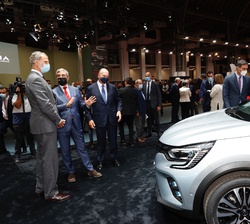 Visita del Su Majestad el Rey al Salón Automobile Barcelona 2021