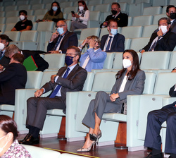Doña Letizia al inicio del acto en el Auditorio Palacio de Congresos Mar de Vigo