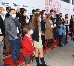 El Rey con los participantes