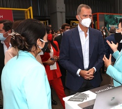 Visita del Rey a los principales stands