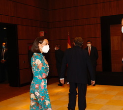 Su Majestad el Rey recibe el saludo de los miembros del Consejo General del Notariado