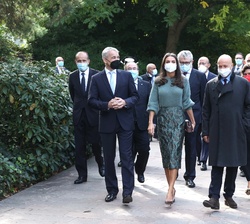 Doña Letizia accede al edificio de la Fundación Beyeler
