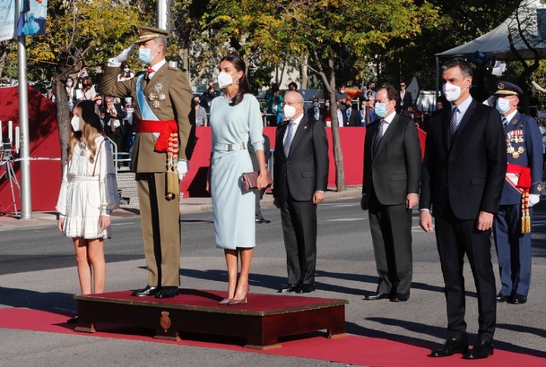 Sus Majestades los Reyes y Su Alteza Real la Infanta Doña Sofía acompañados por el presidente del Gobierno, Pedro Sánchez Pérez-Castejón , durante los