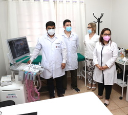 S.M. la Reina visita las instalaciones del Centro de Atención Integral de la Salud a la Mujer en Encarnación (República del Paraguay) 