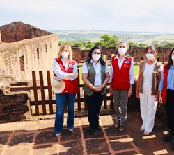 Fotografía de grupo en una de las plataformas de accesibilidad