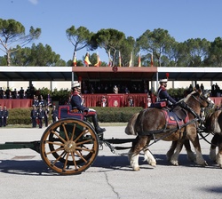 Desfile de la Guardia Real ante Su Majestad el Rey