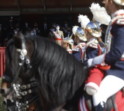 Desfile de la Guardia Real ante Su Majestad el Rey