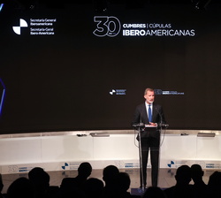 Su Majestad el Rey durante su intervención en la celebración del XXX aniversario de las Cumbres Iberoamericanas