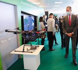 El Rey recorre la exposición de los proyectos en el Global Smart Grids Innovation Hub