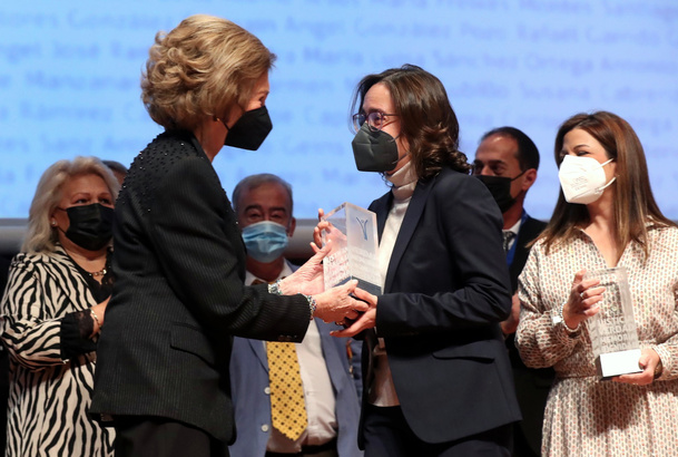 Doña Sofía entrega el X Premio Memoria, Dignidad y Justicia a Doña María Bringas y Doña Carmen Casa