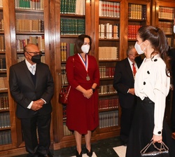 Don Felipe y Doña Letizia en la Biblioteca Dámaso Alonso