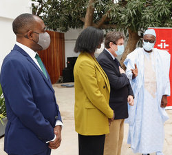 Su Majestad la Reina recibe el saludo de la embajadora de la República de Senegal en España, Mariame Sy Epse Sy
